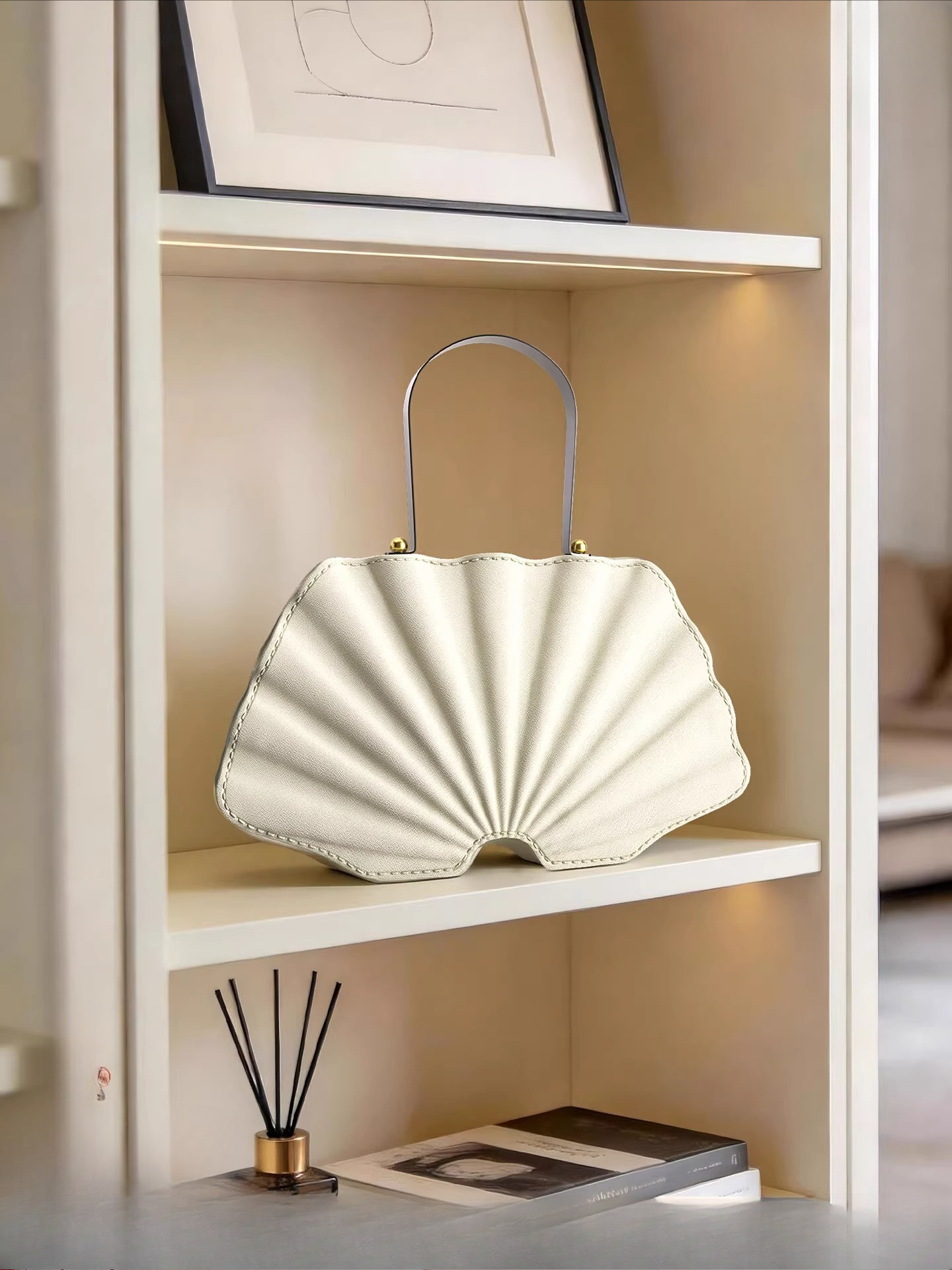 Creative Shell Bag Statue Art  - Resin Art For Anniversary Gift ulasan dan harga
