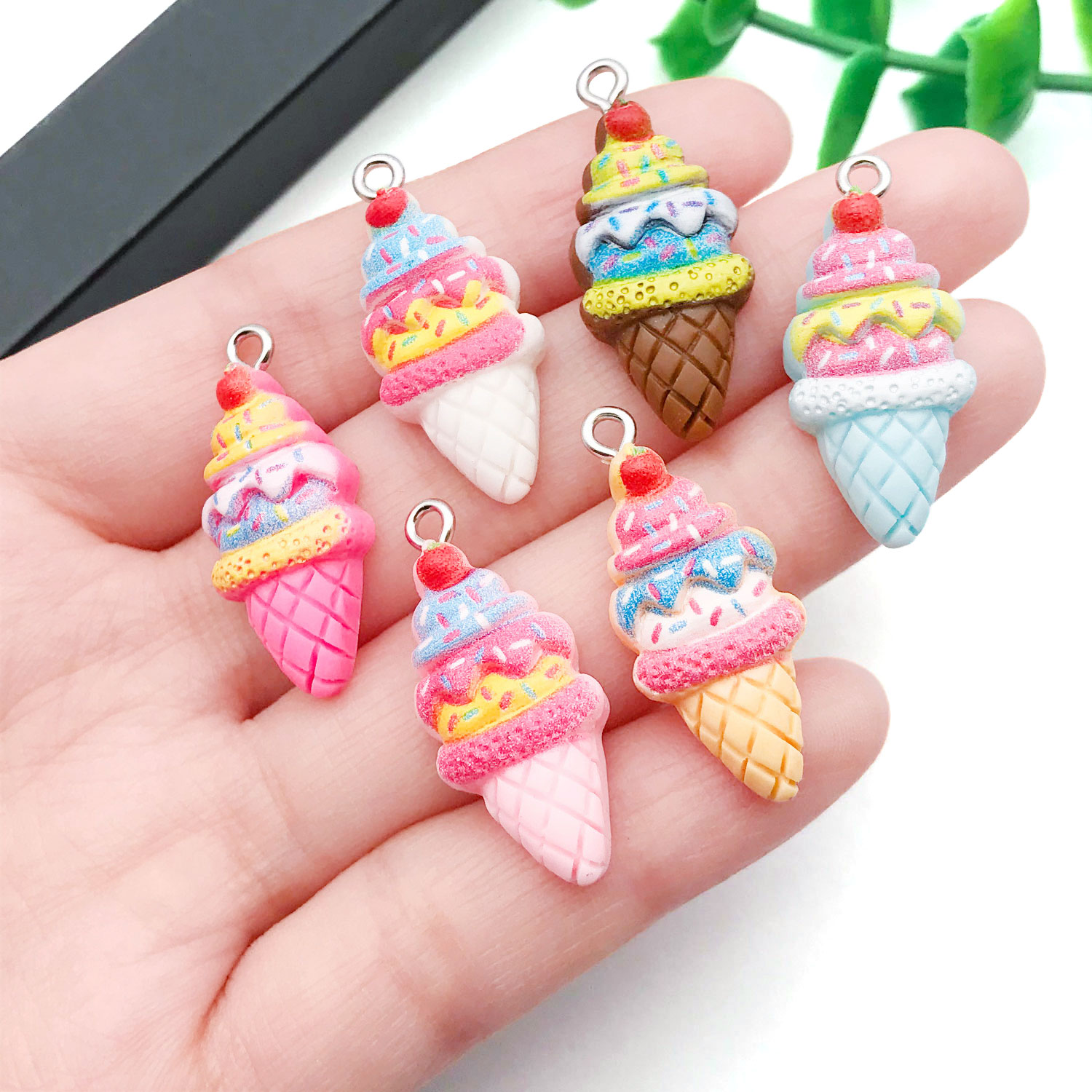 5/12pcs Resin Strawberry Ice C - Resin Art Keychain ulasan dan harga